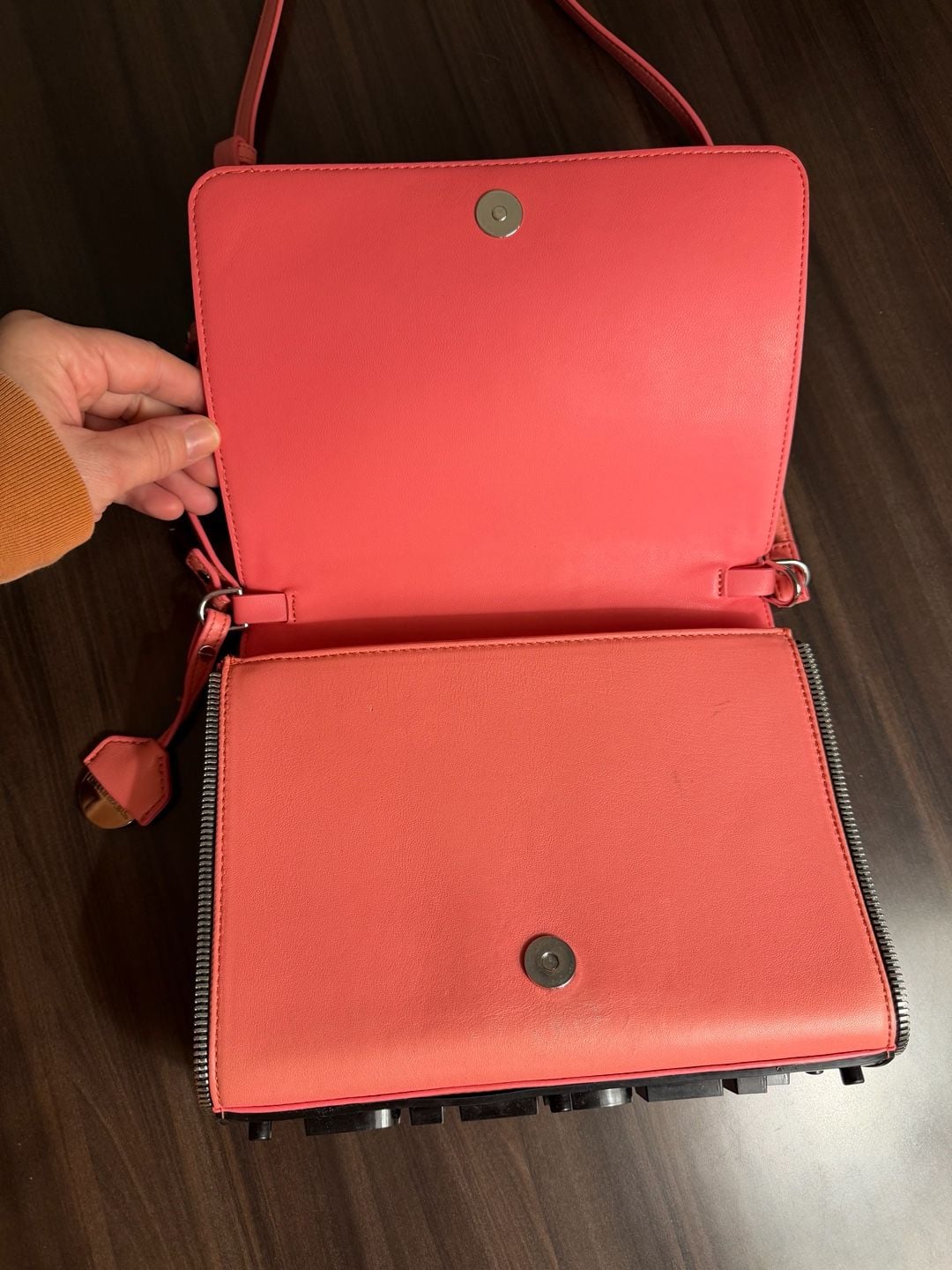 Diesel YBYS M Kendyzip Coral Leather Crossbody Y2K Style Logo Bag Rare 8