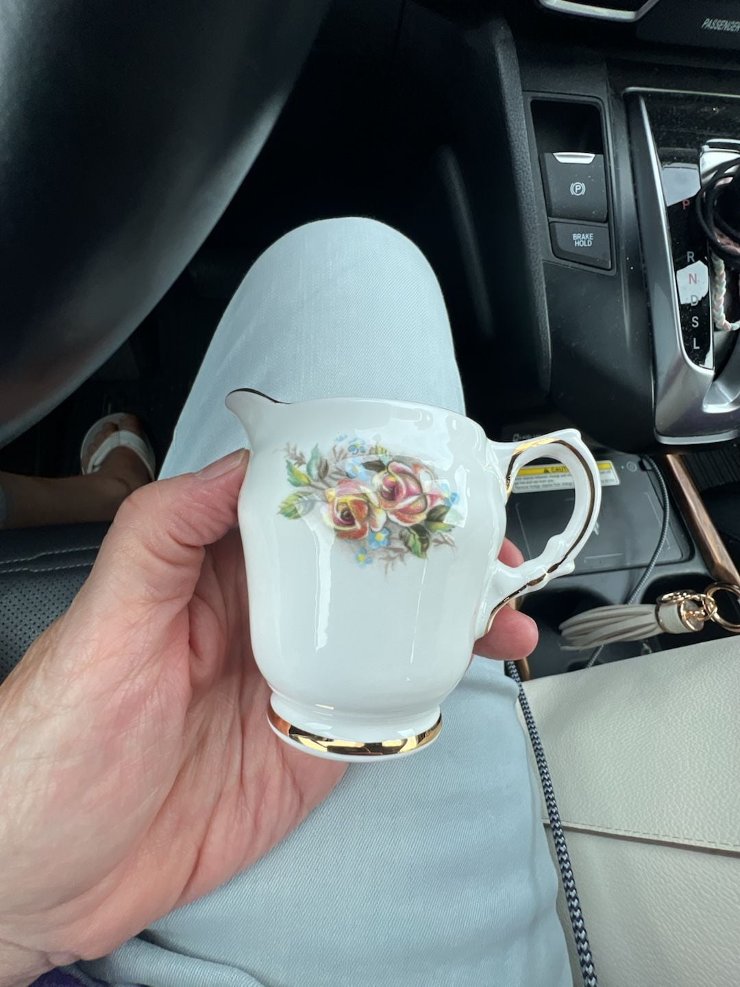 Vintage Duchess China Creamer
English Garden Roses, Gold Trim - , 1