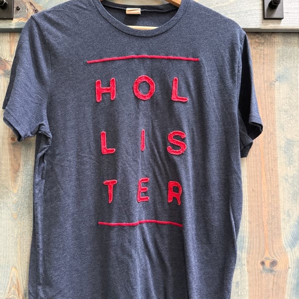 Hollister Graphic T-Shirt Size L Blue Red Embroidered Logo