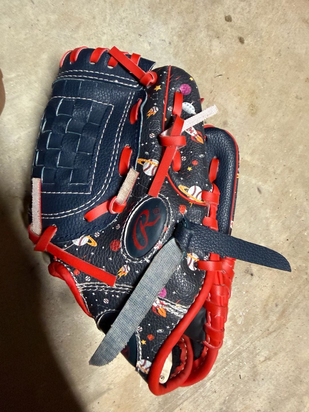 Rawlings Players Series 9 Inch Baseball Glove Space Print 1