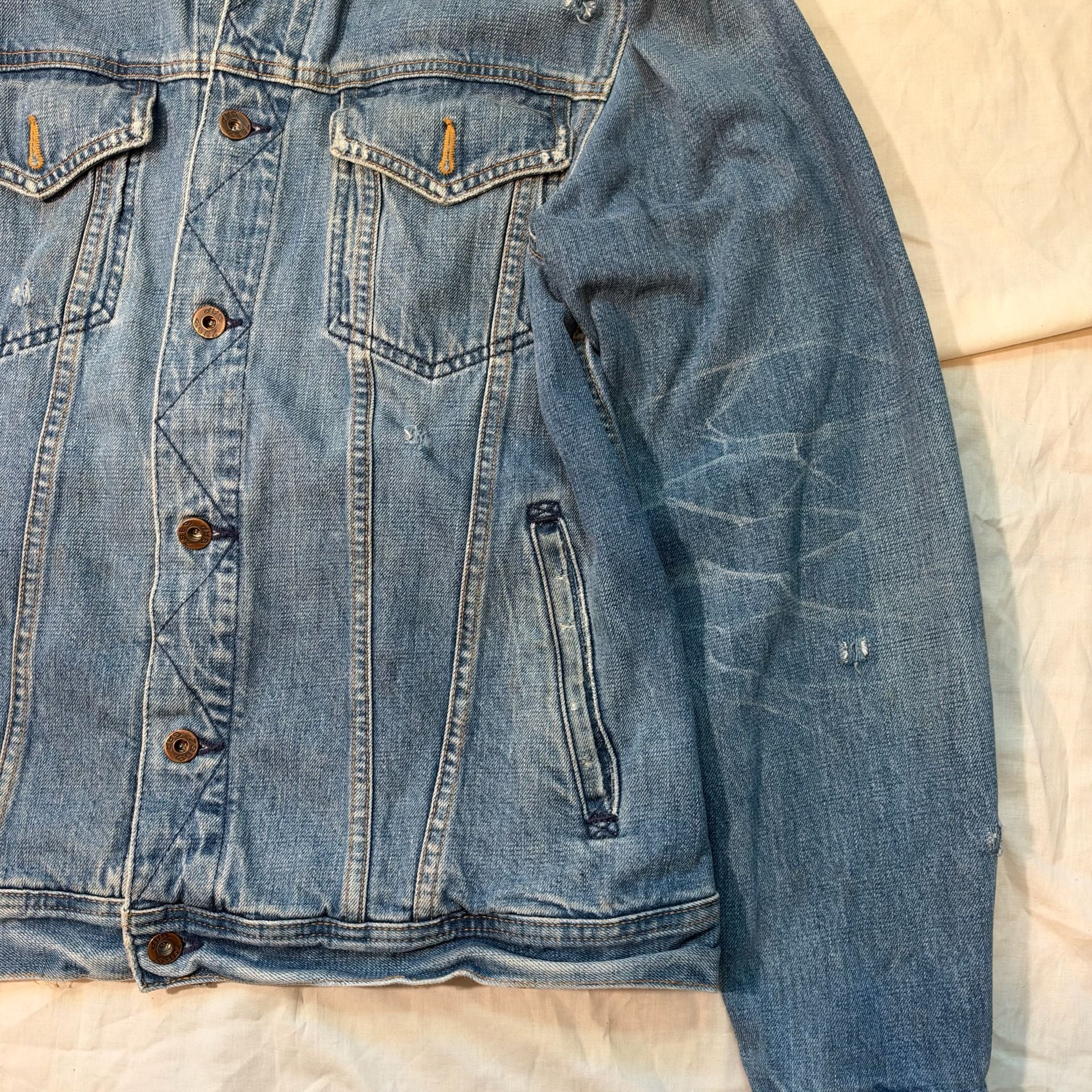 Men’s medium Gap 1969 Denim Jacket Blue Distressed 3