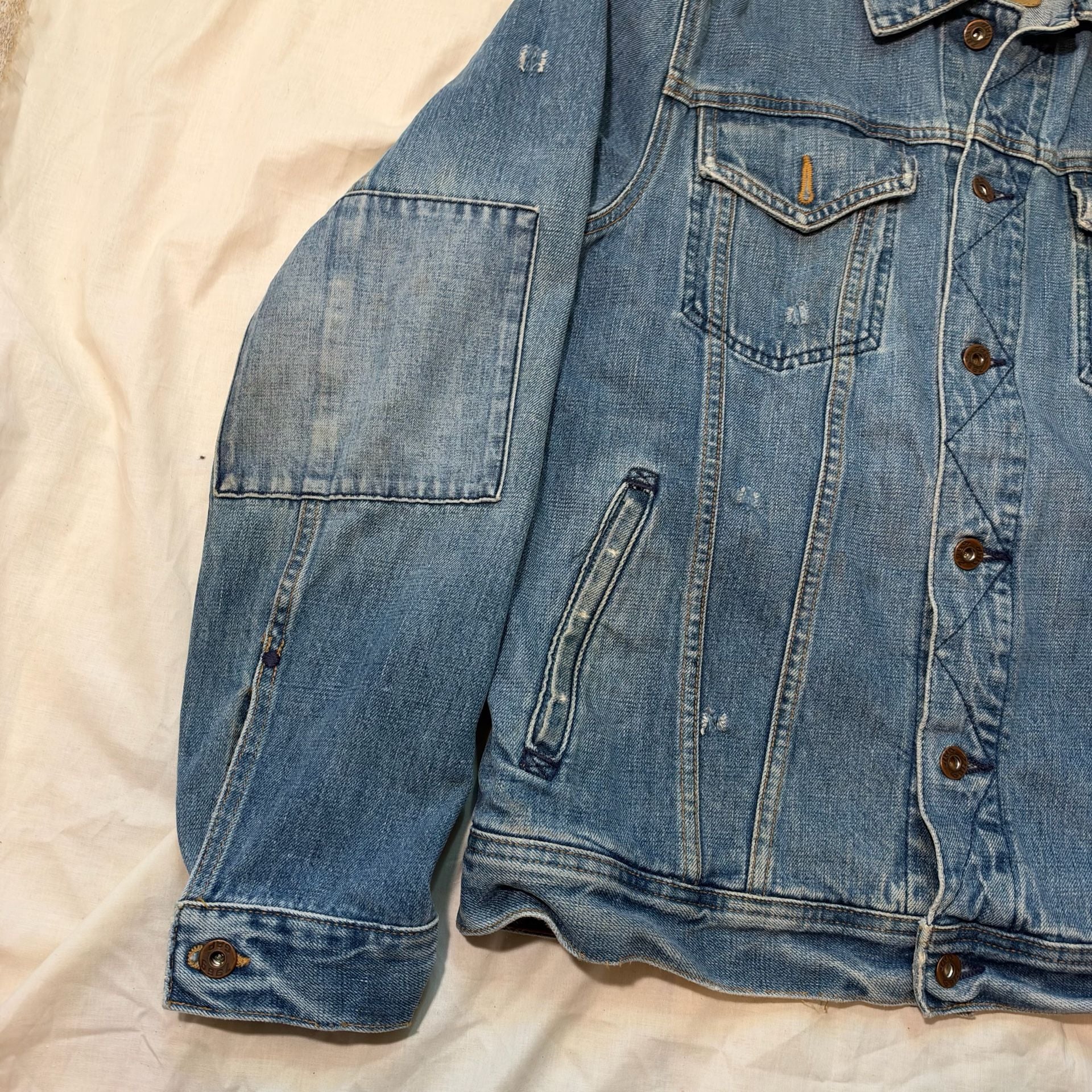 Men’s medium Gap 1969 Denim Jacket Blue Distressed 4
