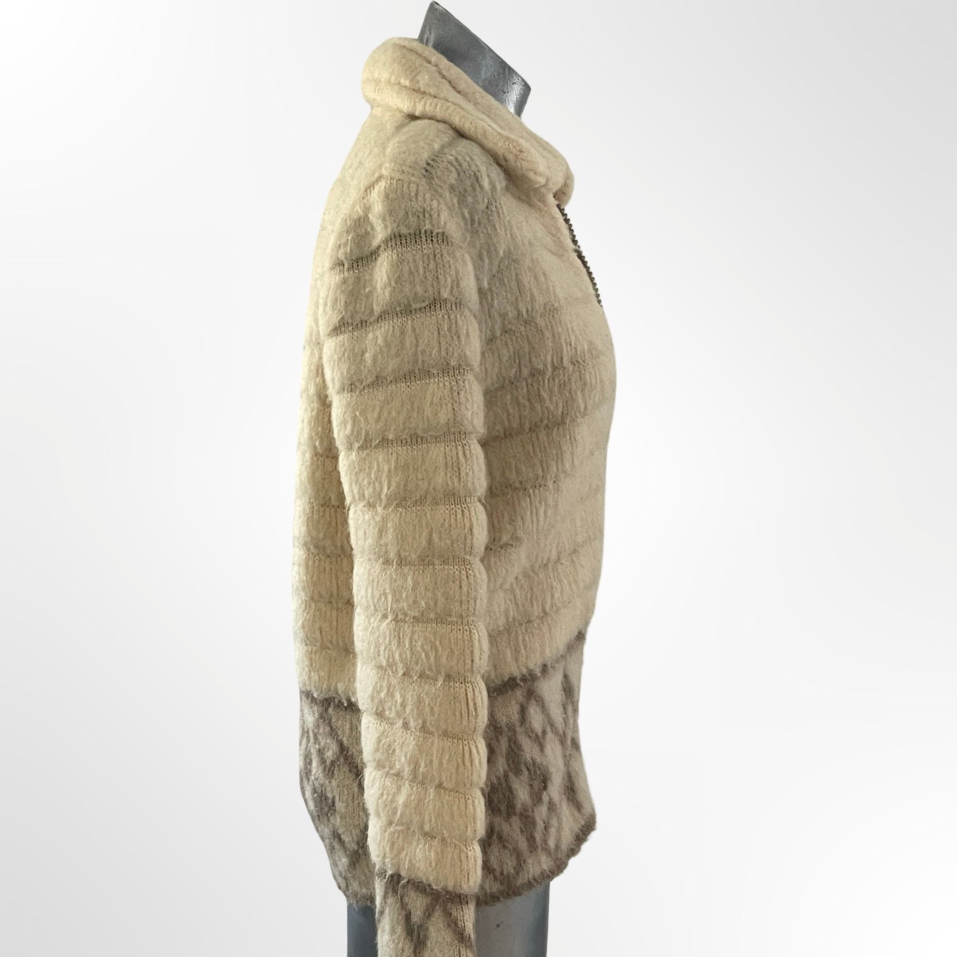 Product thumbnail 4