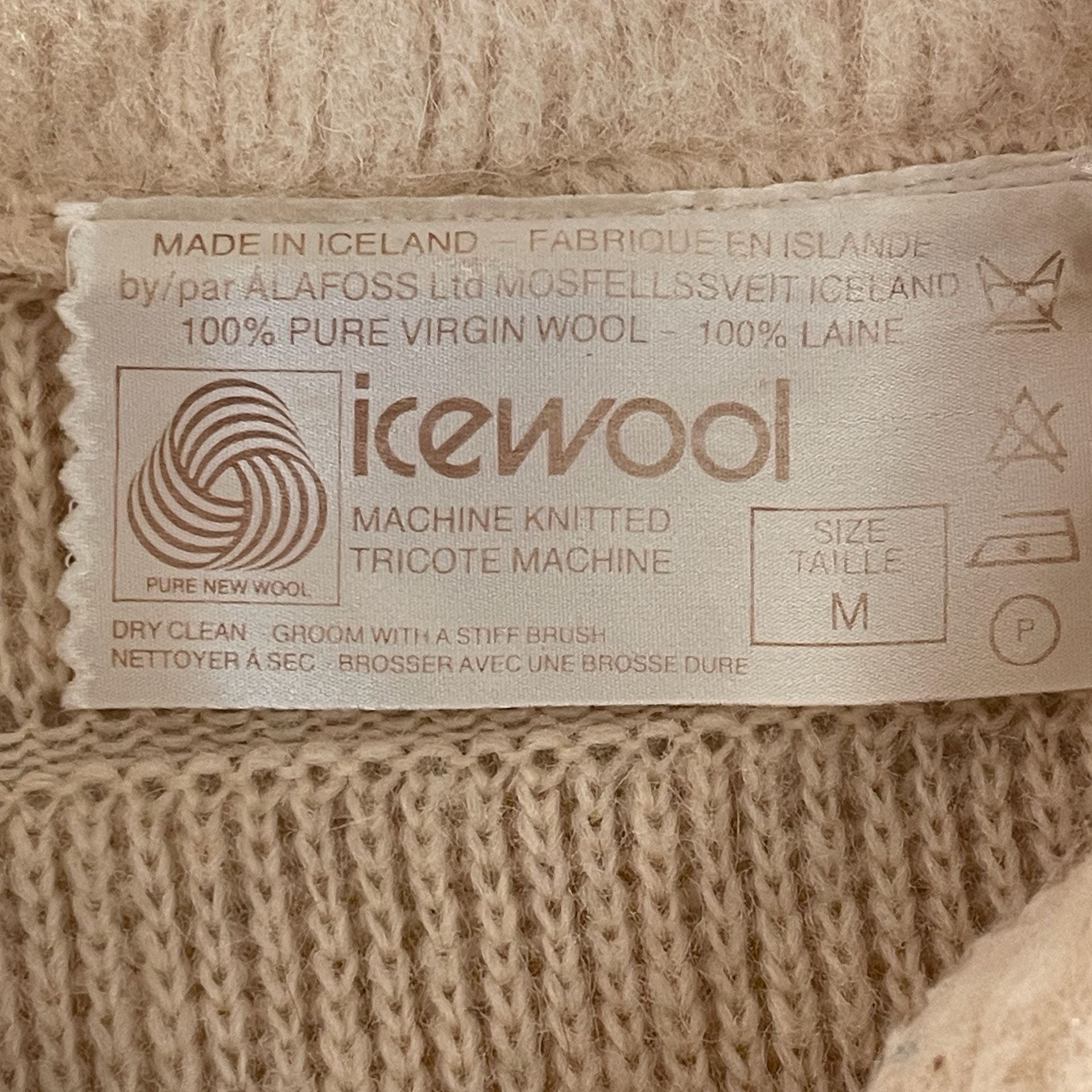 IceWool Machine Knitted Tricote Machine Size M Cream Wool Jacket with Geometric 7