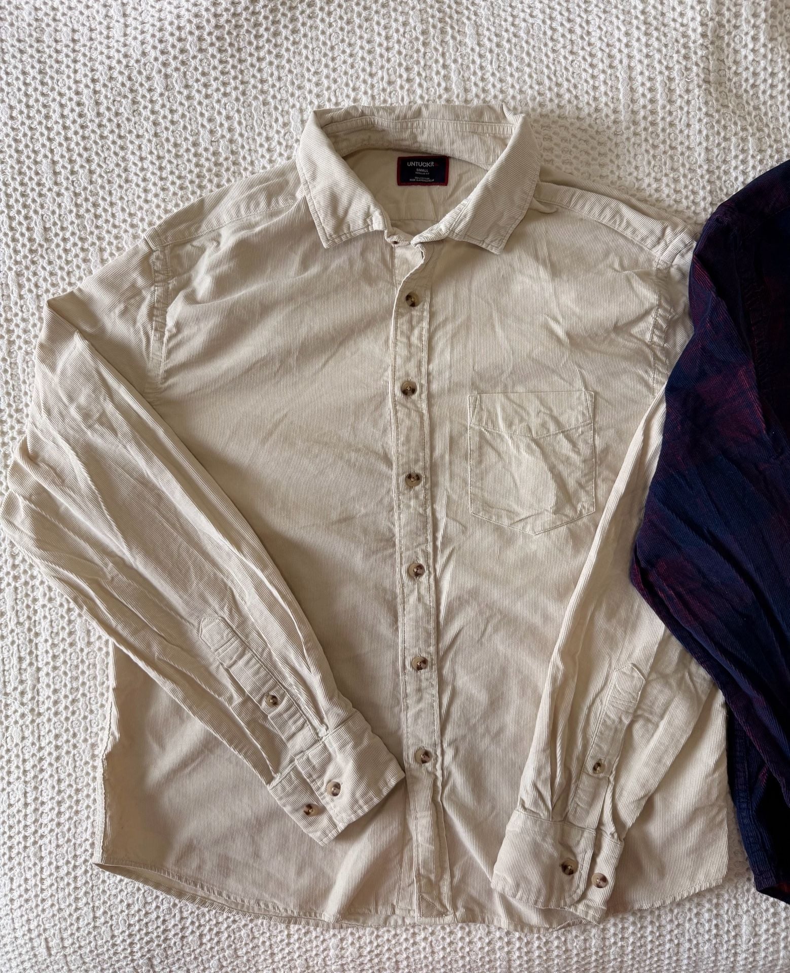 Lot of 2 UNTUCKit Men’s Corduroy Button Down Shirts Small Regular Fit 2