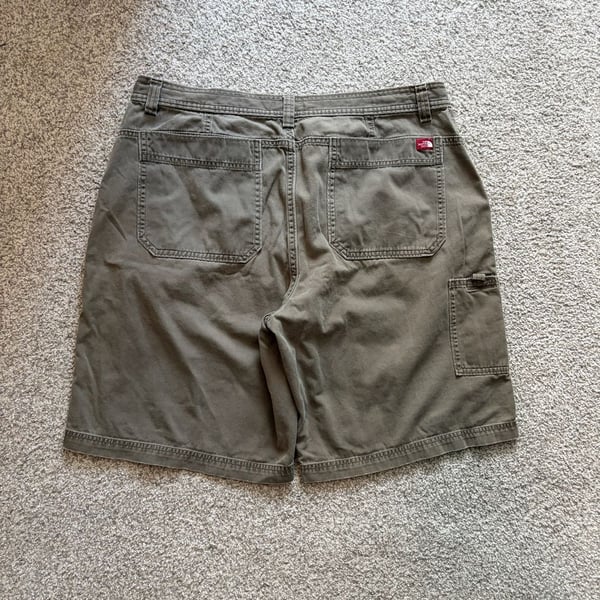 The North Face Mens Long Size 38 Khaki Multi Pocket Work Shorts
