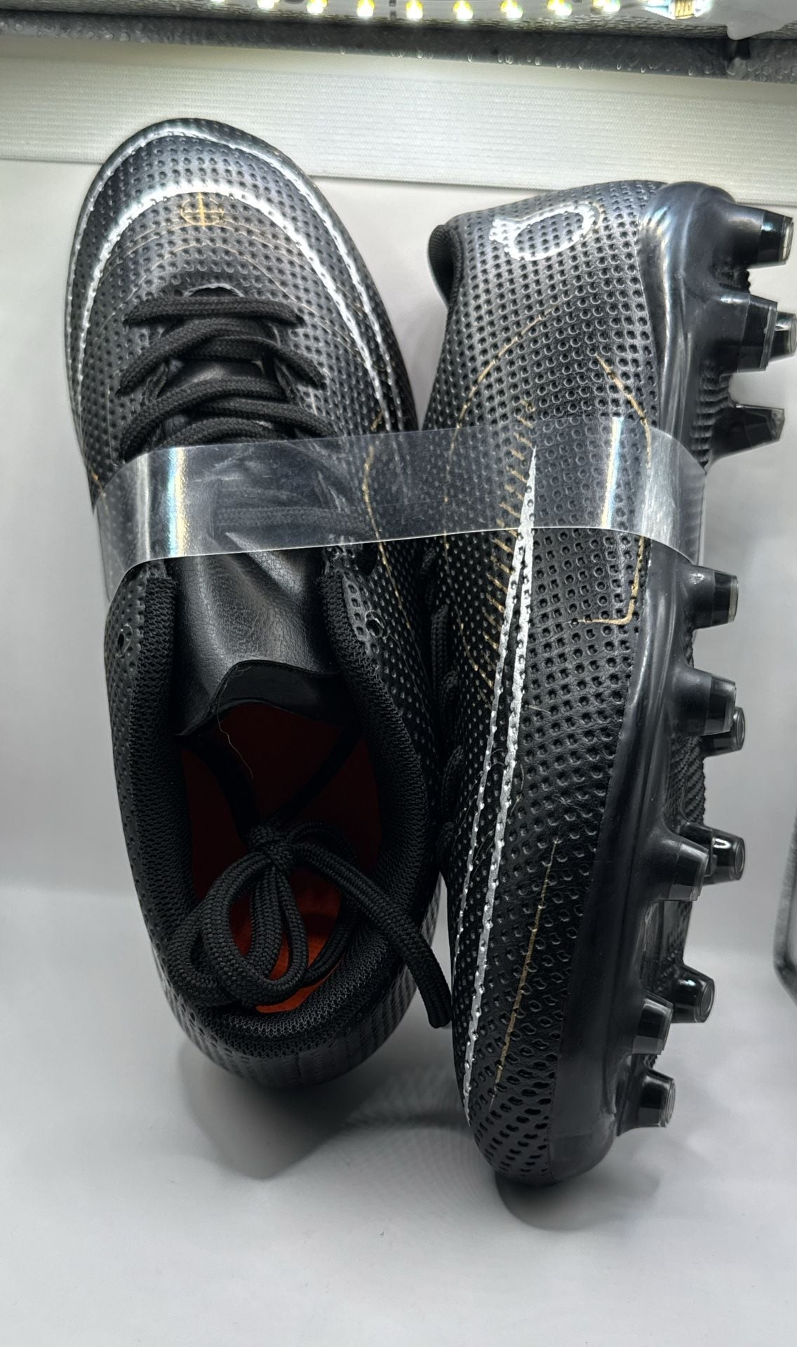 Boys Girls Soccer Cleats, size 4 5