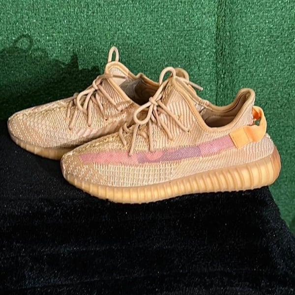 Adidas Yeezy Boost 350 V2 Clay Size 8 Beige Knit Sneakers