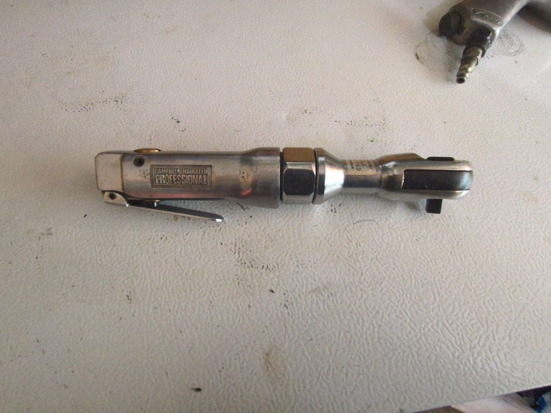 Campbell Hausfeld Professional Air Ratchet PL 1501 3/8" Drive 1