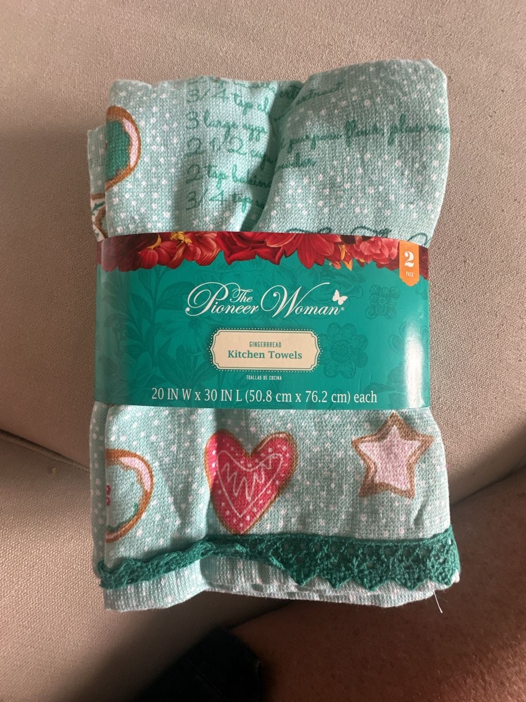 The Pioneer Woman Gingerbread Kitchen Towels 20 In W X 30 In L 1