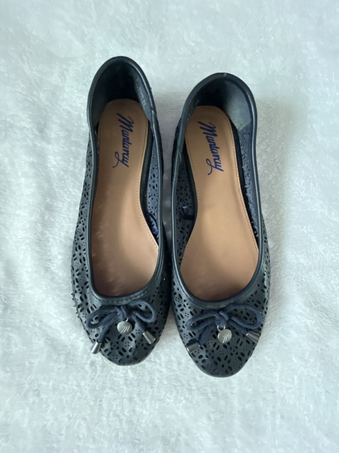 Mantarray Cut Out Ballet Flats Size 6-6 1/2 US Navy Blue Leather 2