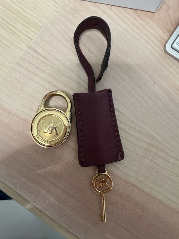 Michael Kors Leather Handbag Hang Tag Fob and Lock Charm Burgundy Gold 1