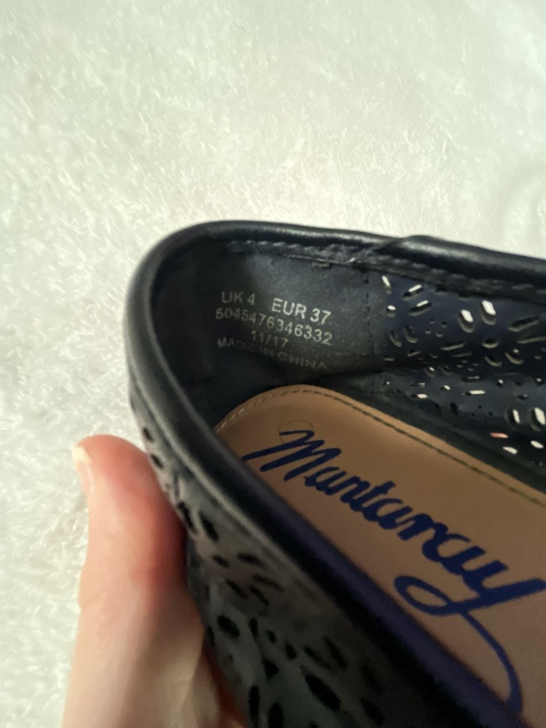 Mantarray Cut Out Ballet Flats Size 6-6 1/2 US Navy Blue Leather 4