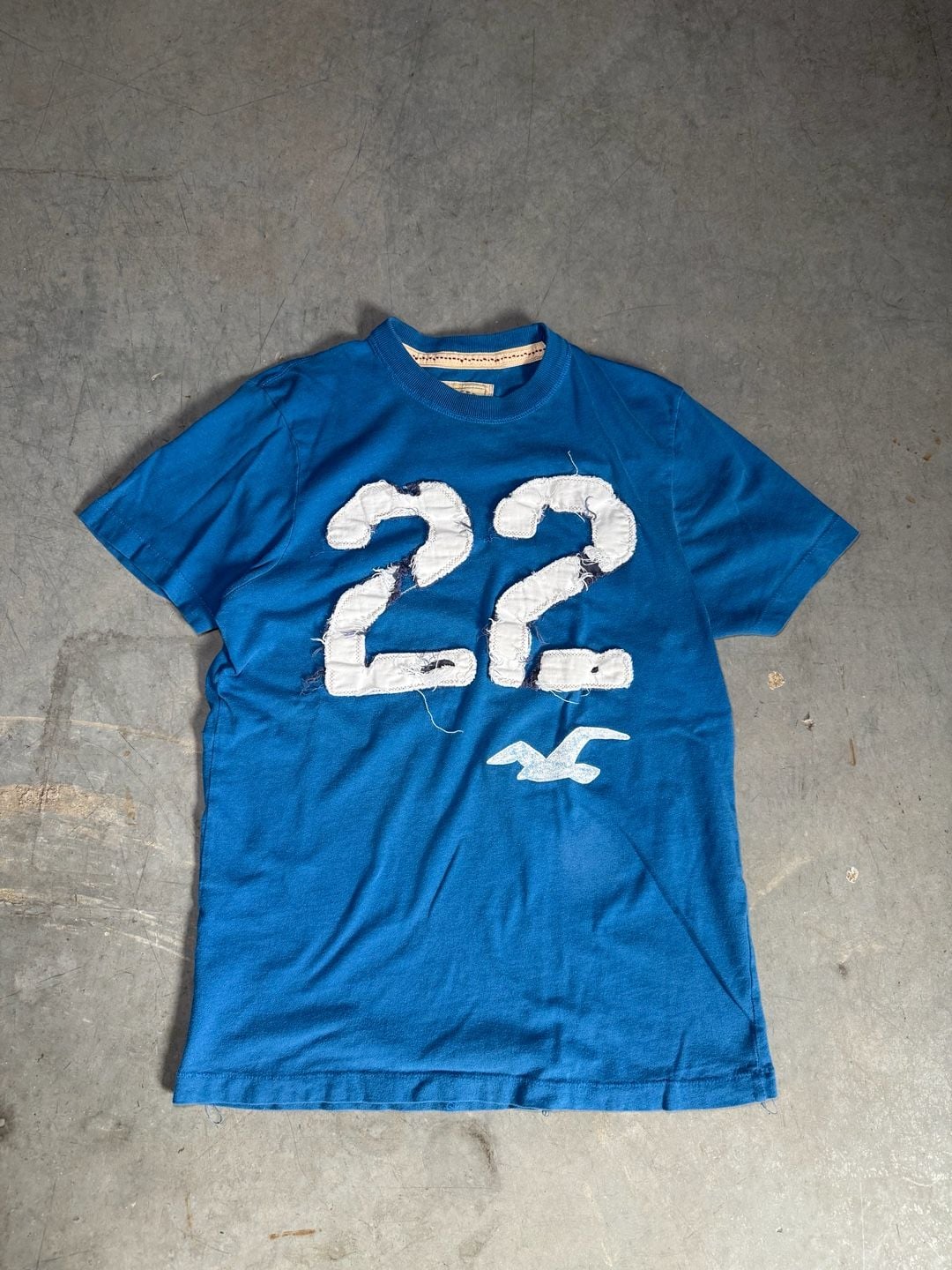 Y2K Hollister Number 22 Graphic T-Shirt Blue 2