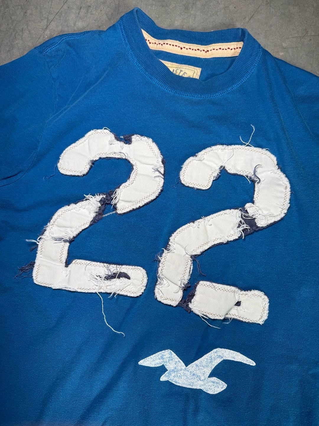 Y2K Hollister Number 22 Graphic T-Shirt Blue 5