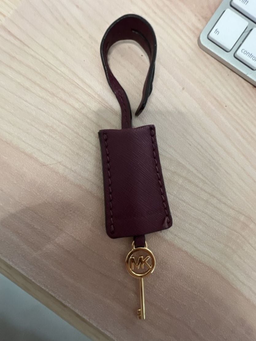 Michael Kors Leather Handbag Hang Tag Fob and Lock Charm Burgundy Gold 3