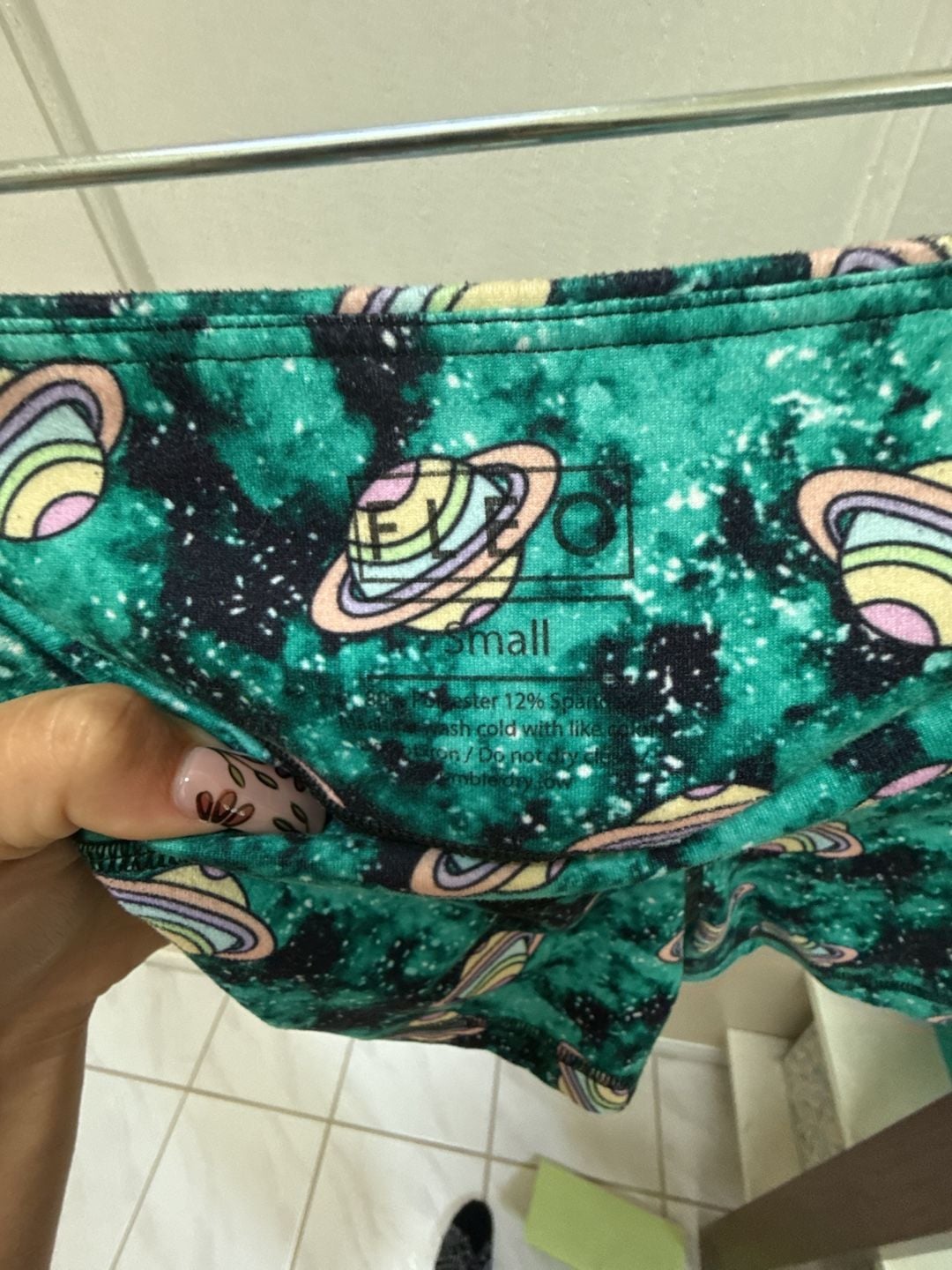 FLEO Athletic Shorts Size Small Green Planet Saturn Space Galaxy 4