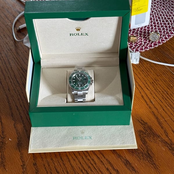 Rolex Submariner Hulk 40mm Green Dial Stainless Steel Watch