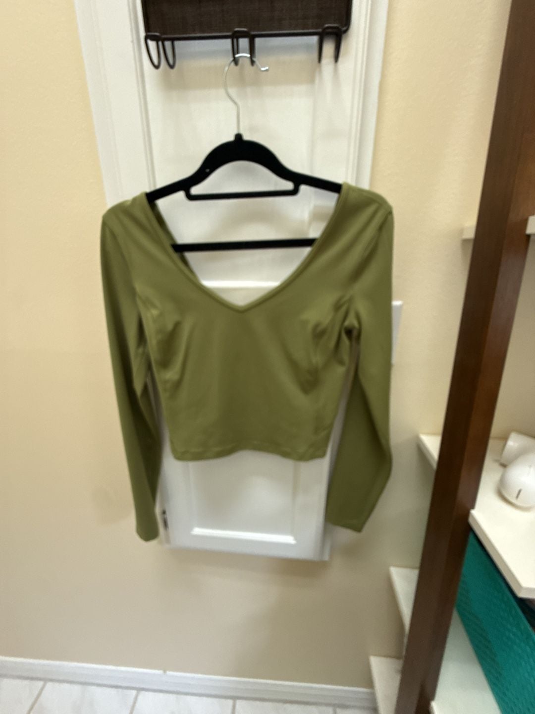 Lululemon Long Sleeve Crop Top Green V-Neck 2