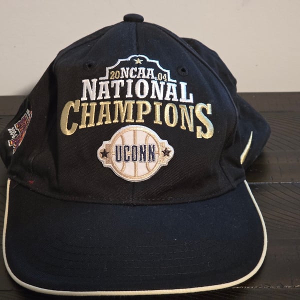 Nike UConn 2004 NCAA National Champions Hat