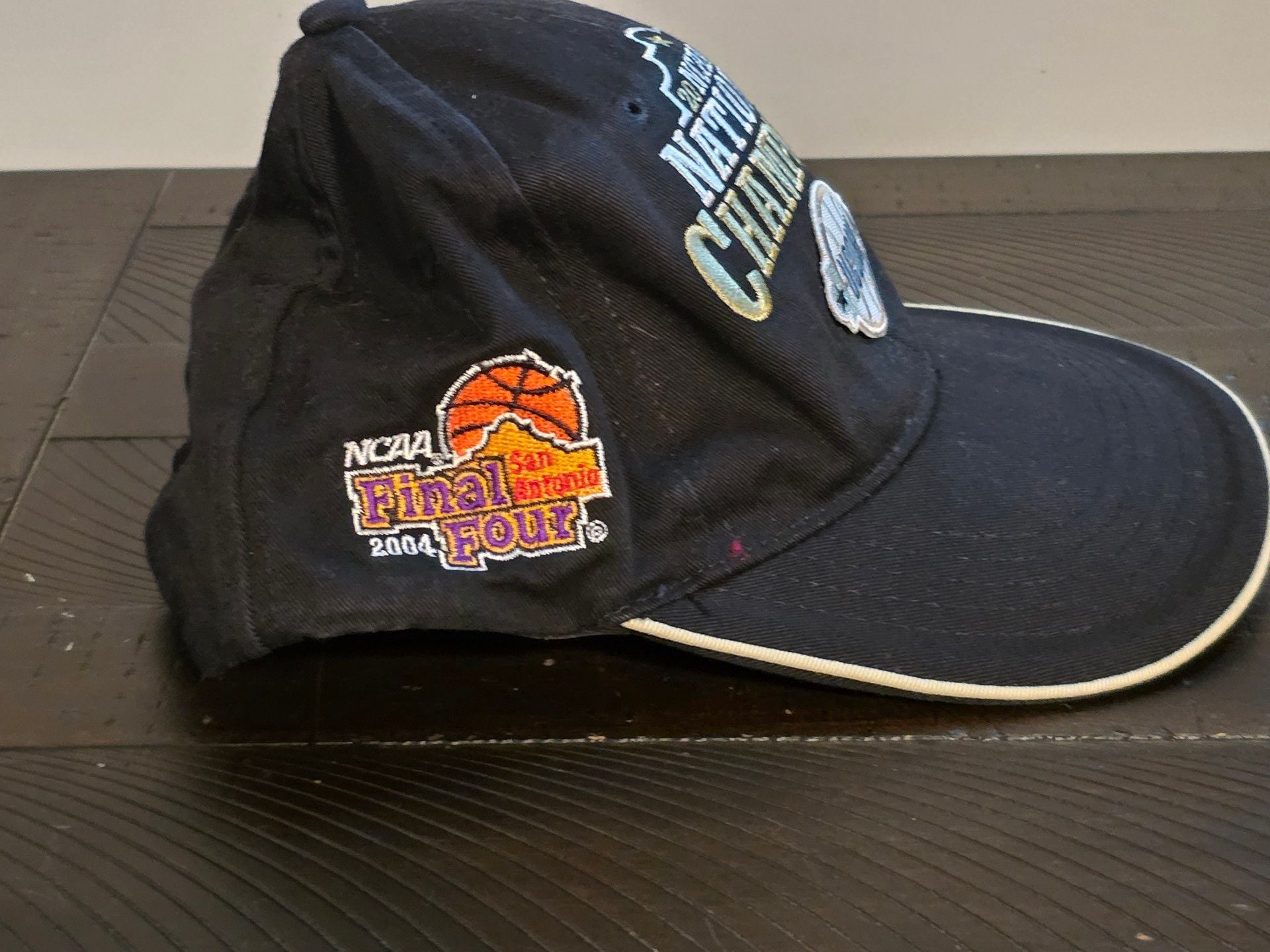 Nike UConn 2004 NCAA National Champions Hat 5