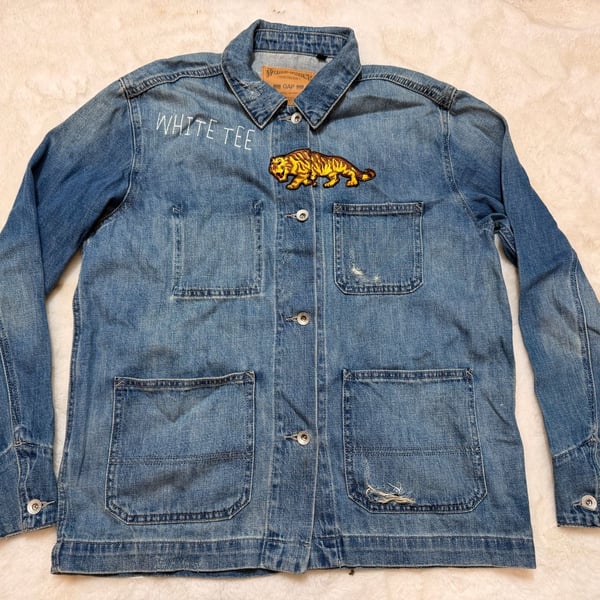 Work-Force Gap Jeans Denim Jacket Size M Tall Blue Tiger Patch White Tee