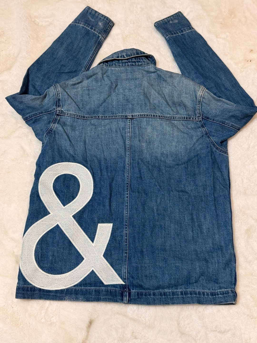 Work-Force Gap Jeans Denim Jacket Size M Tall Blue Tiger Patch White Tee 10