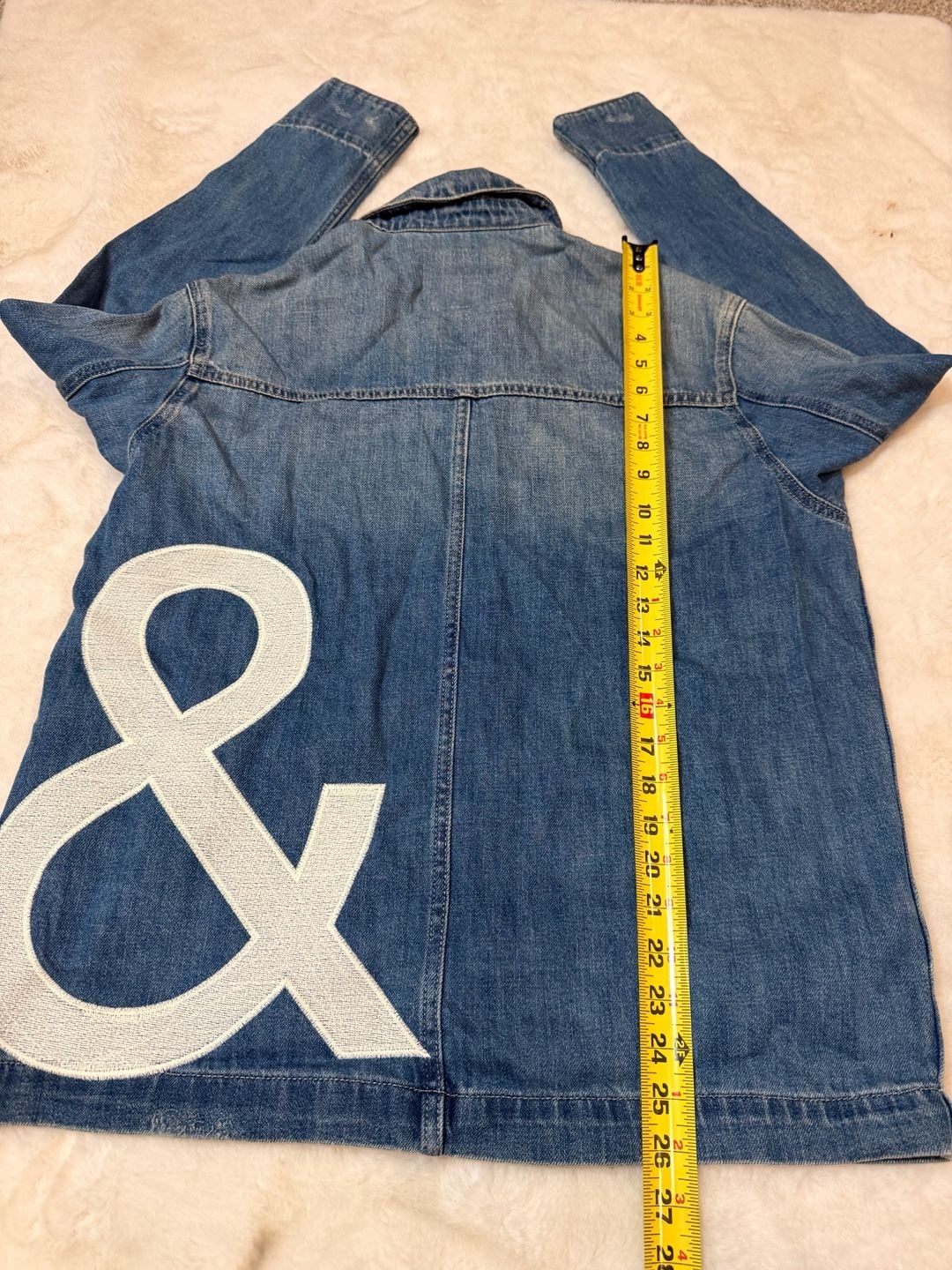 Work-Force Gap Jeans Denim Jacket Size M Tall Blue Tiger Patch White Tee 11