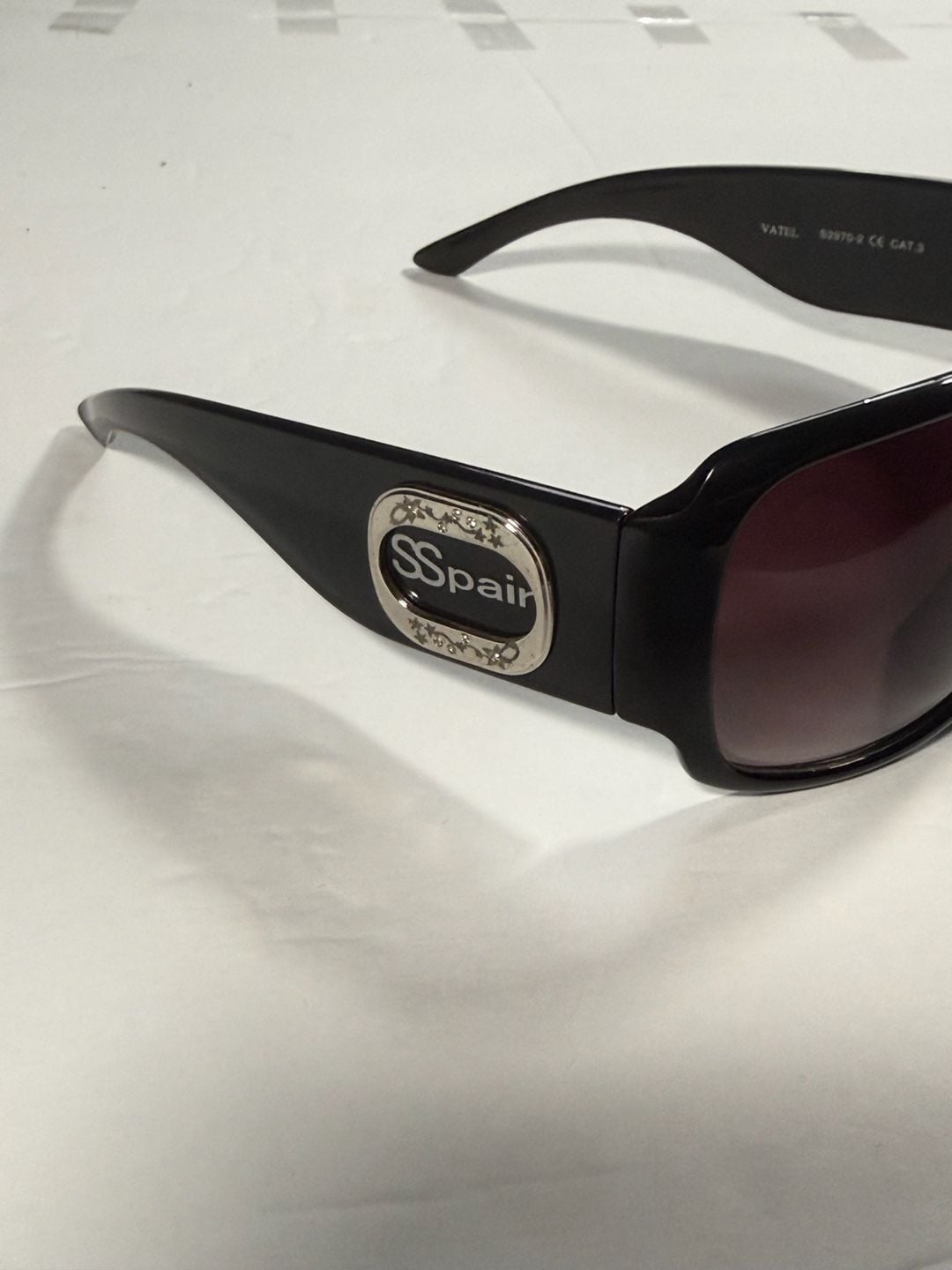 SSpair Vatel Sunglasses Black Y2K Oversized Rhinestone Eyewear 3