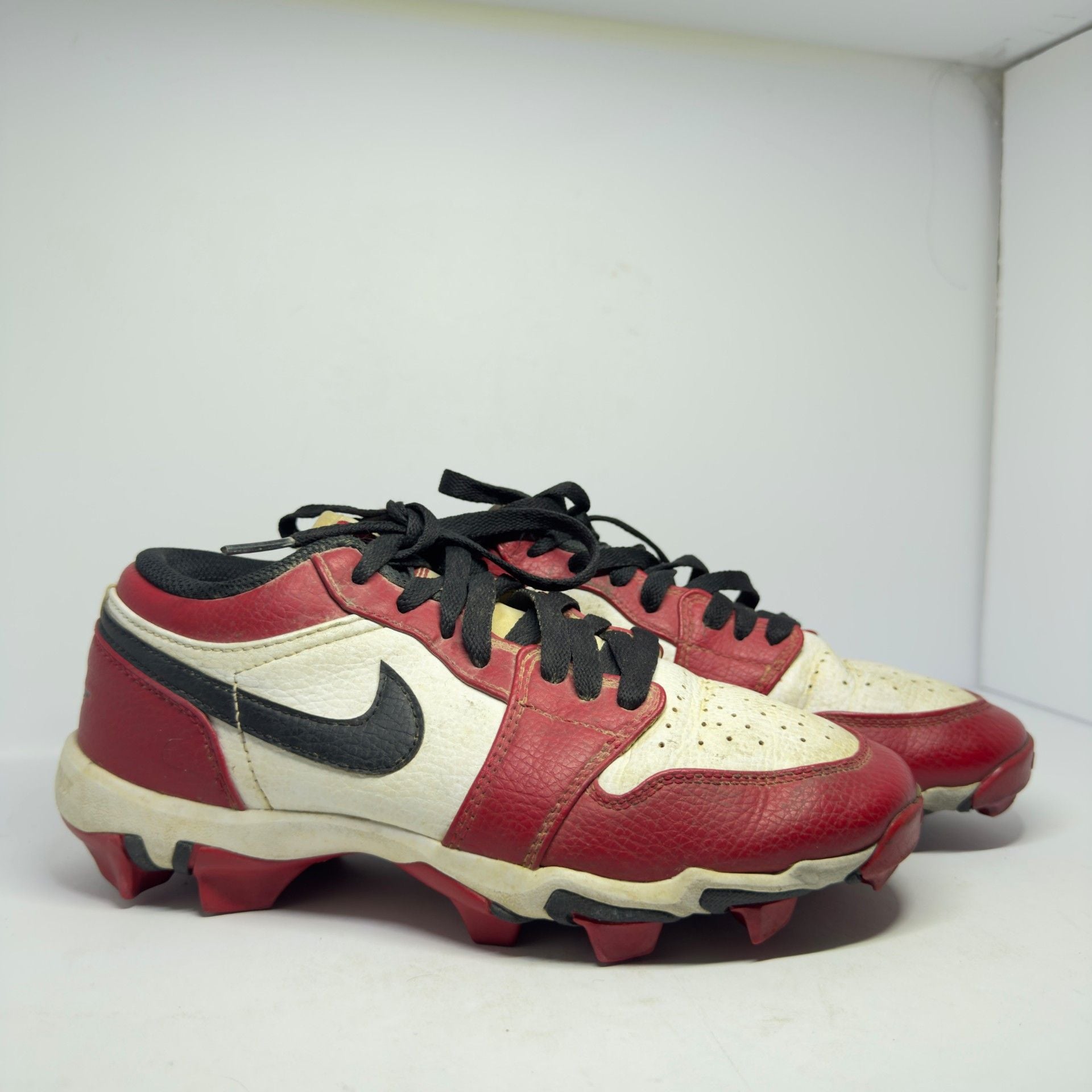 Jordan 1 Low Cleat GS Chicago White Red Black 2