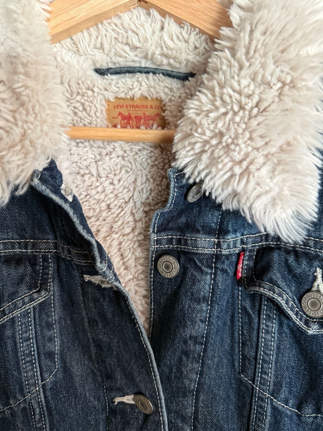 Levi's Original Sherpa Trucker Jacket Size XL Blue Denim Winter Coat 3