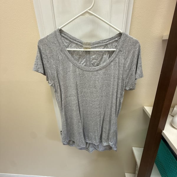 Calia by Carrie Underwood T-Shirt Size L Gray Short Sleeve Tee