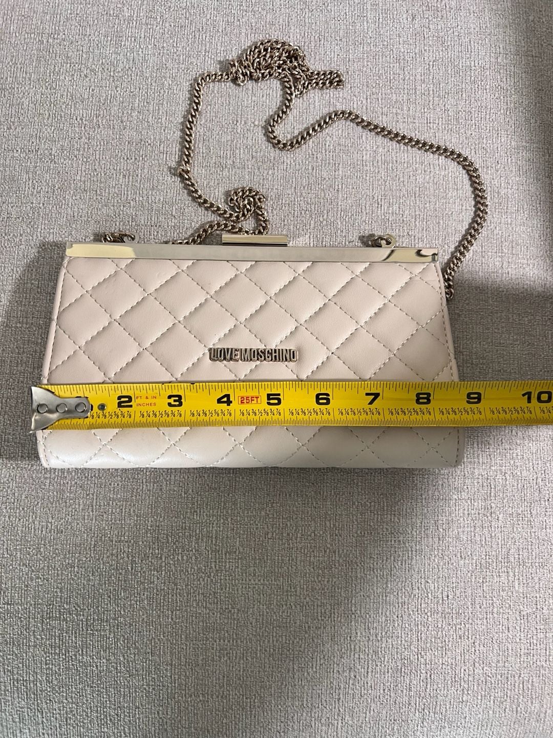 Love Moschino Quilted Clutch Bag Cream Gold Chain 13
