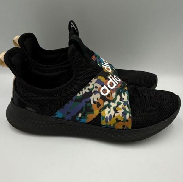Adidas Xr30zpjt00639 Black Floral Slip-On Sneakers
Size 7
#871 2