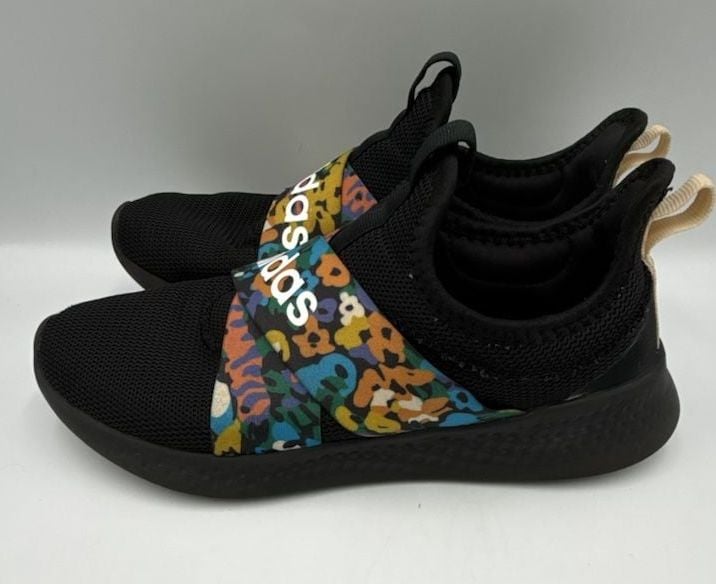 Adidas Xr30zpjt00639 Black Floral Slip-On Sneakers
Size 7
#871 5