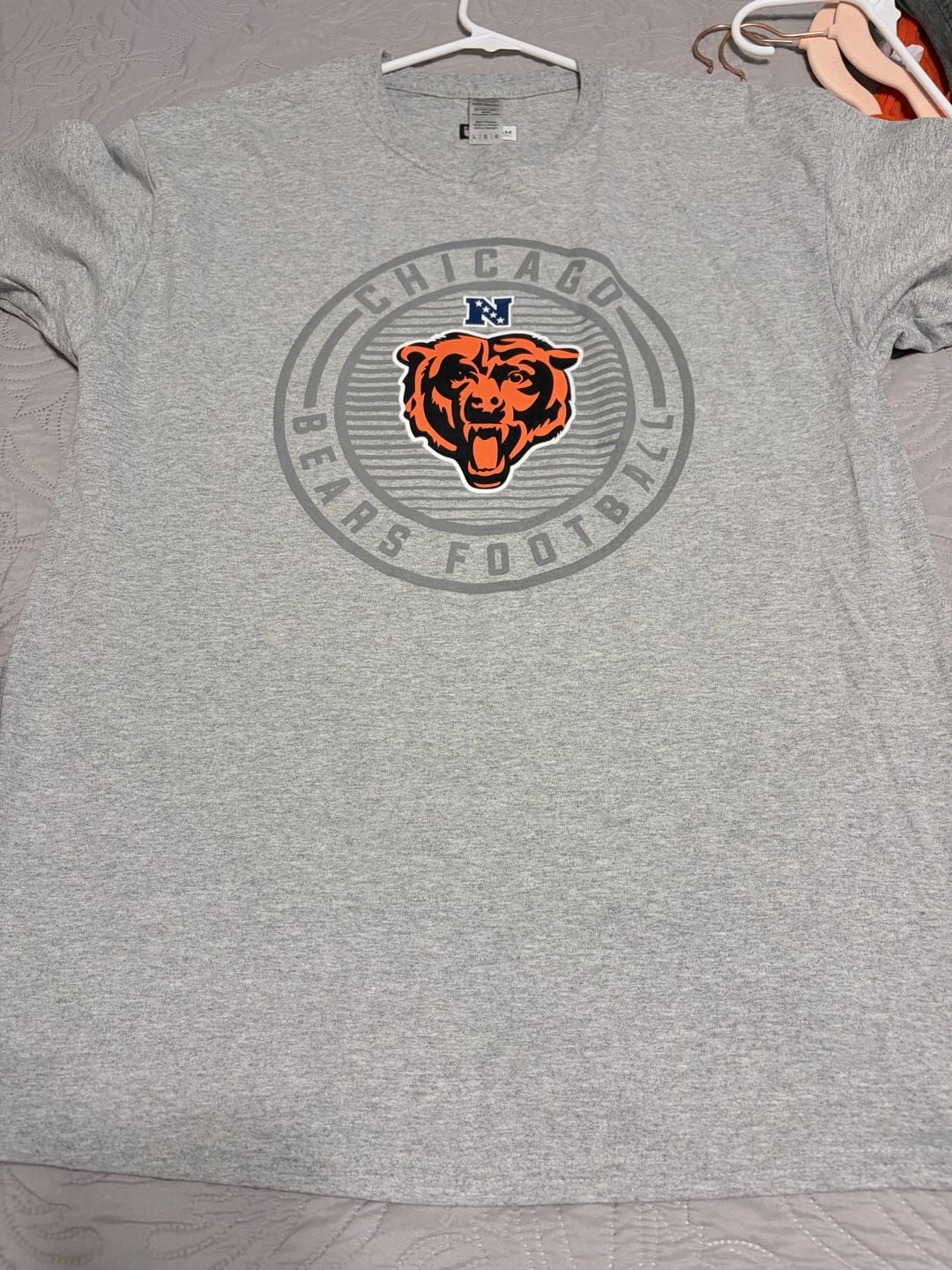 NFL Team Apparel Chicago Bears Men’s Large Heather Gray Football Graphic T-Shirt 3