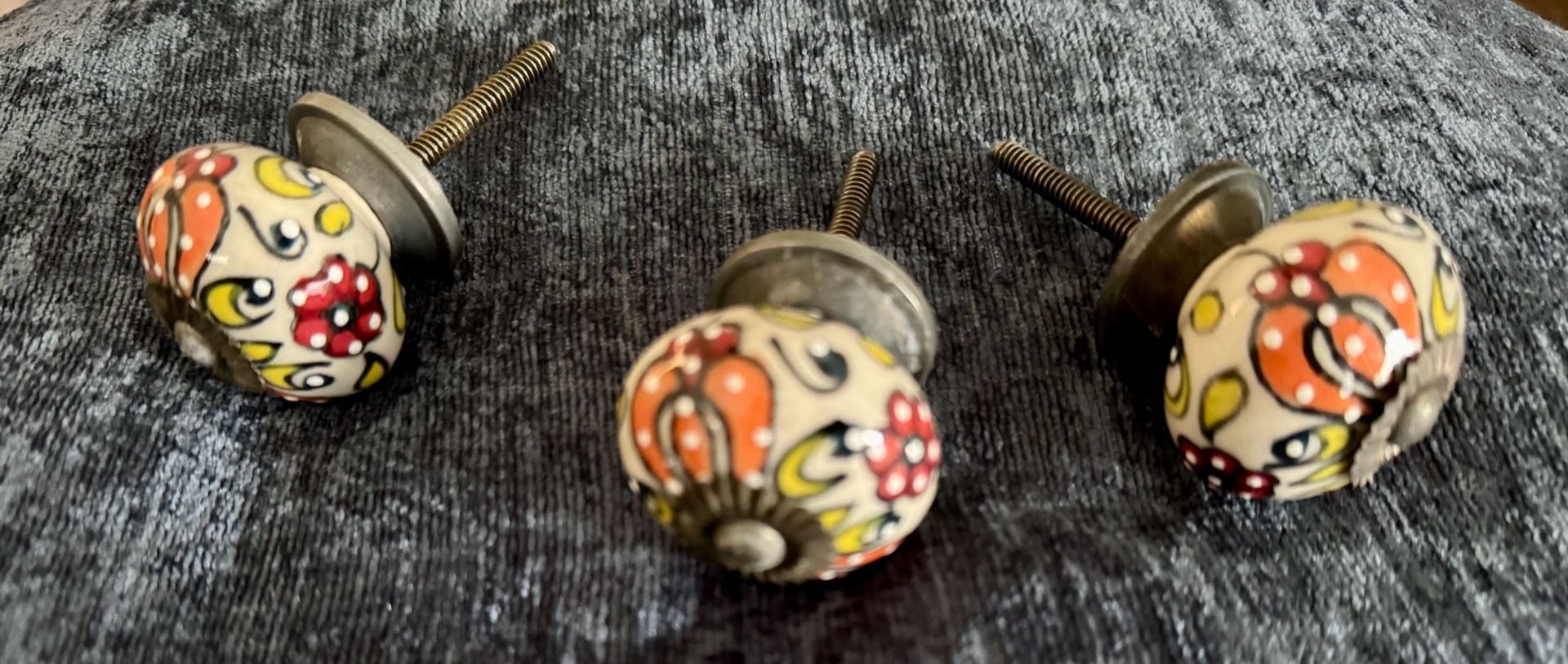 Trinca-Ferro Ceramic Cabinet Knobs Hand Painted Floral Drawer Pulls Set 3 2