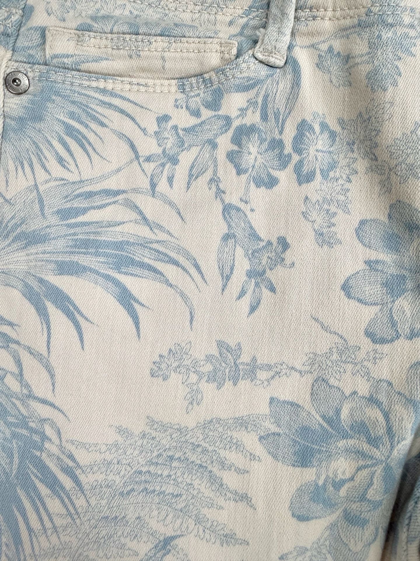 J.Jill Authentic Fit Slim Ankle Jeans Size 2 Blue Tropical Floral Print 5