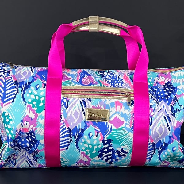 Lilly Pulitzer Duffle Bag Print is "Quill Out"