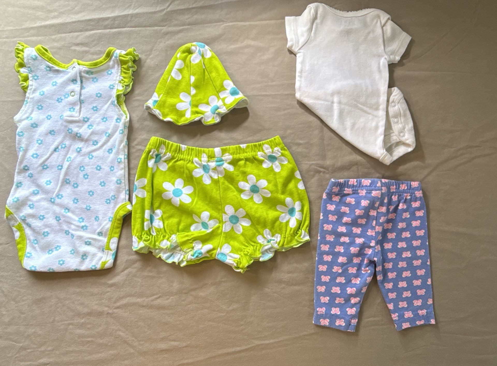 Gerber & Carter's Baby Girl 4-Piece Clothing Set Size NB 2