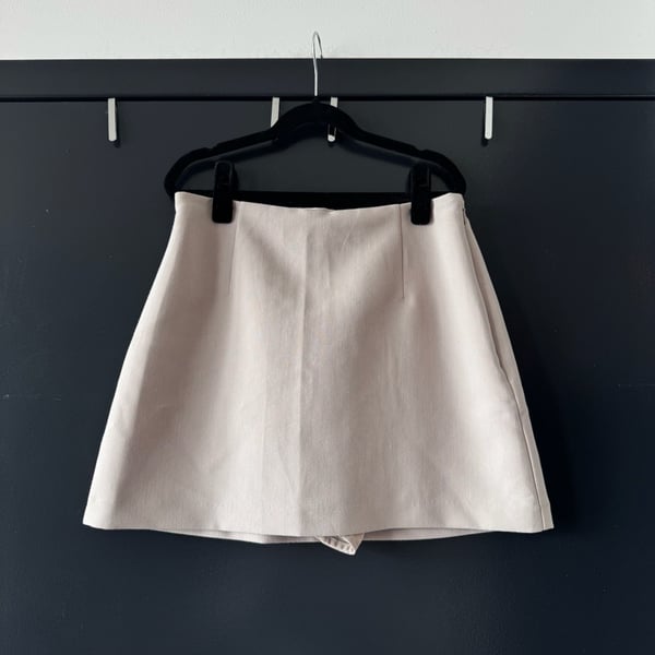 A&f mini skort size: small