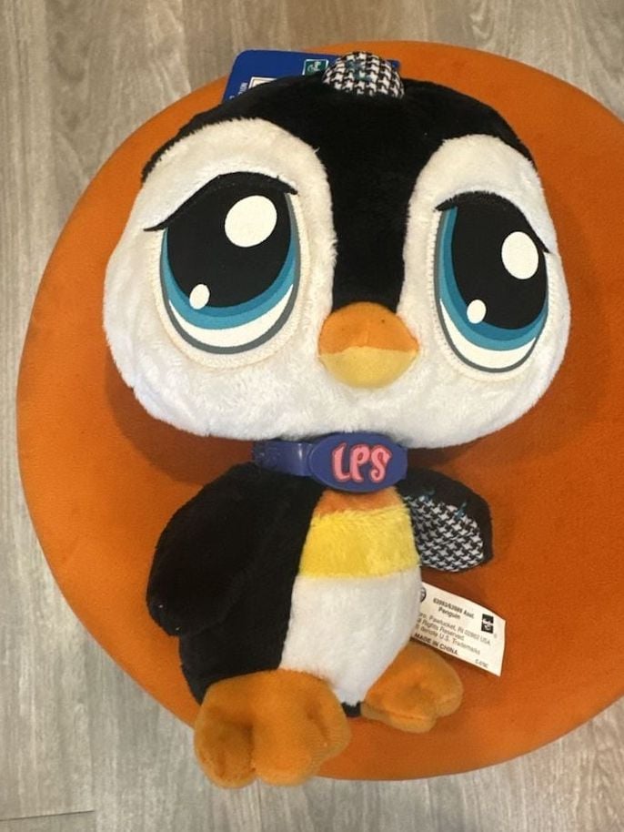 Littlest Pet Shop VIP Penguin Plush Stuffed Animal Toy 1