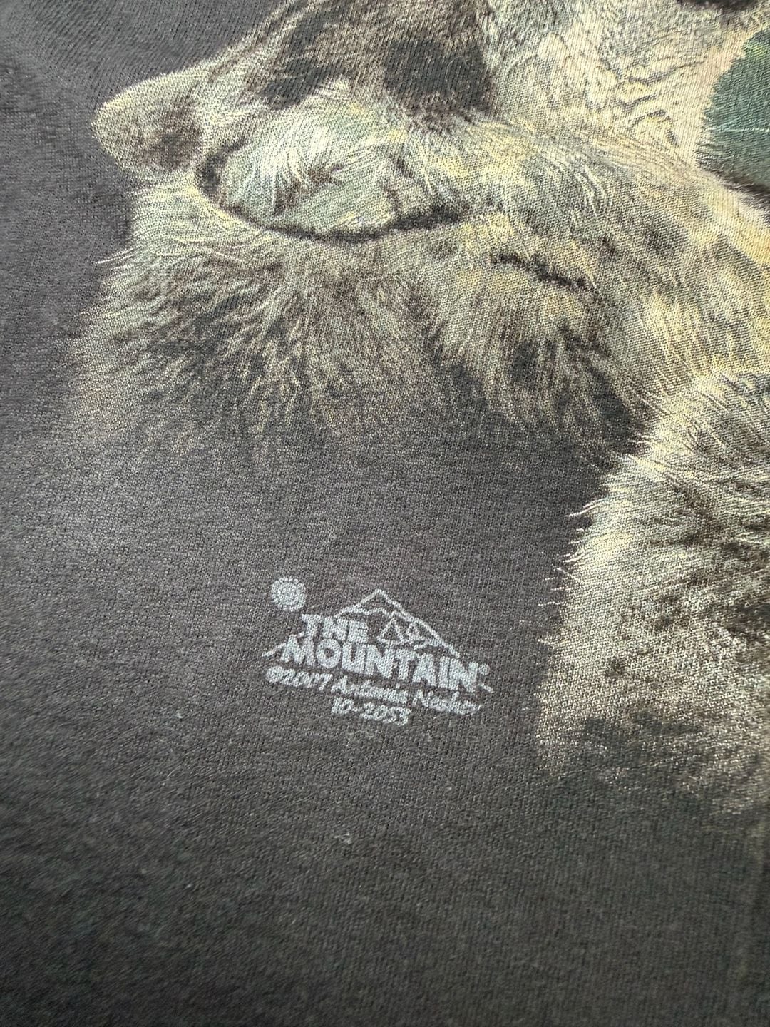The Mountain Three Wolf Moon T-Shirt Size XL 5