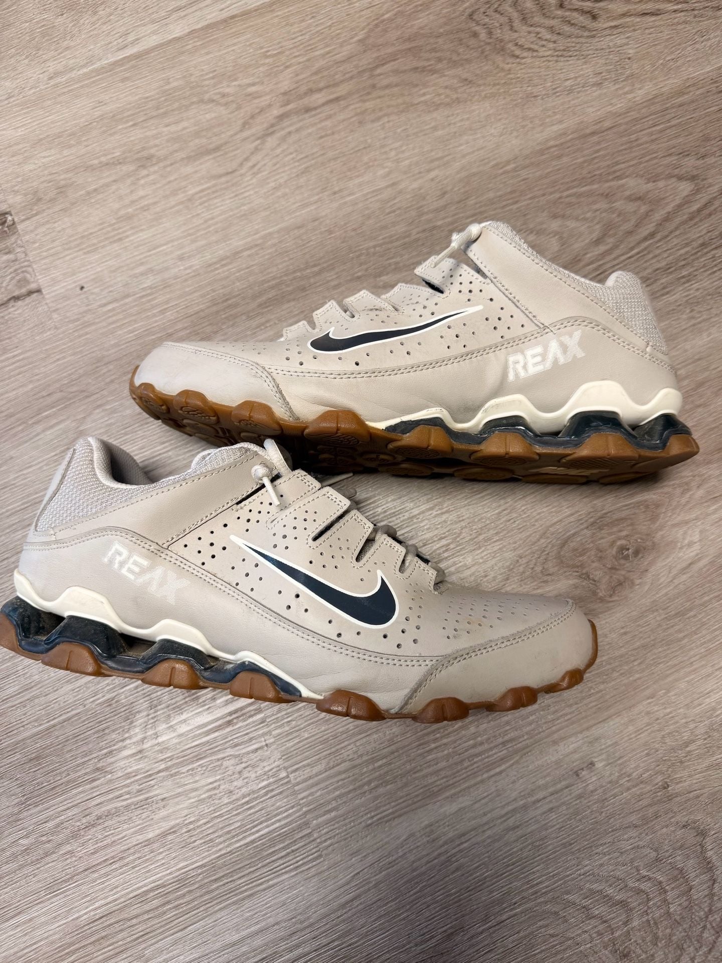 Nike Reax 8 TR Size 10.5 Beige Gum Training Shoes 3