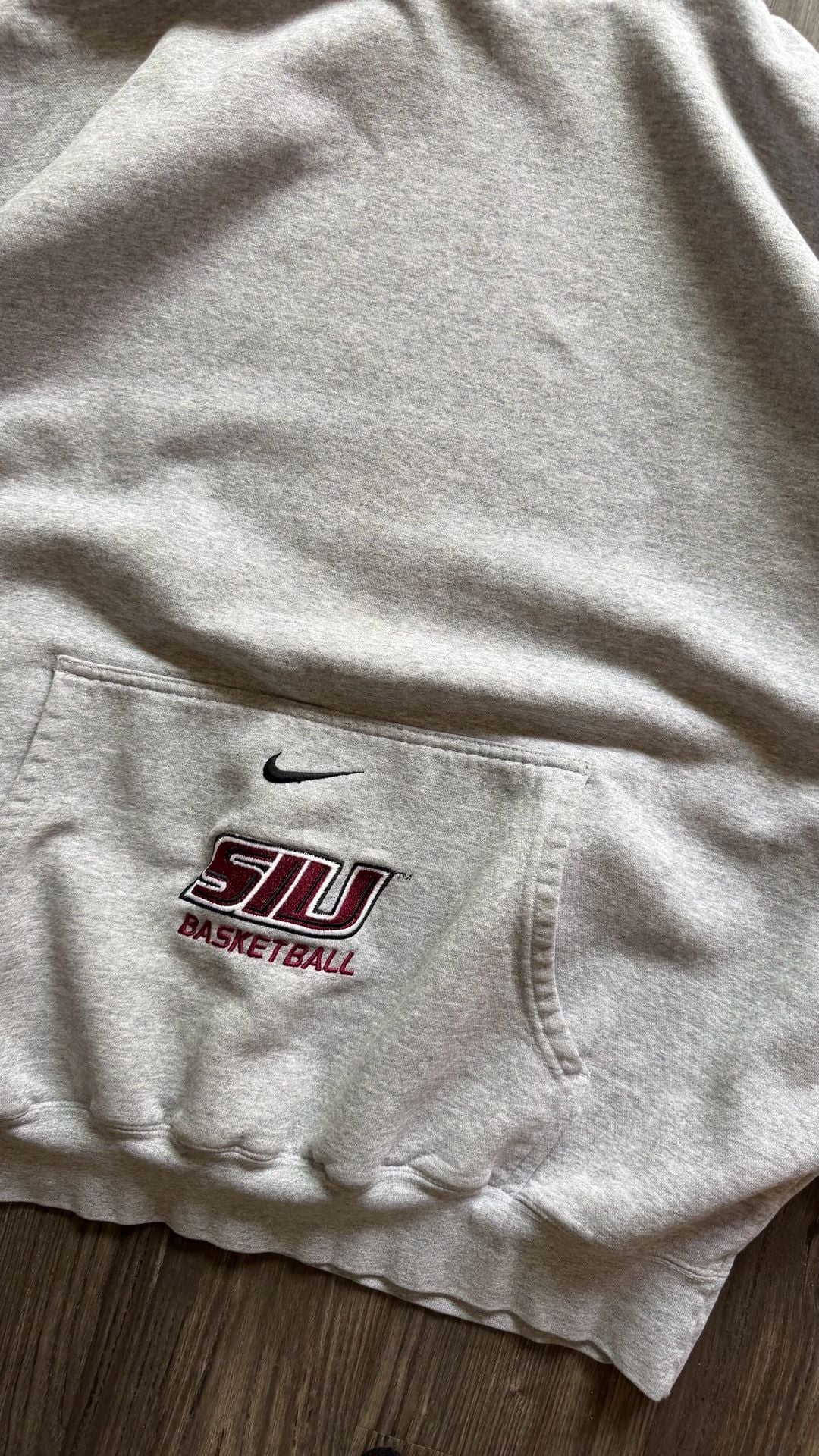 Vintage Y2K Nike Team Southern Illinois University Basketball Hooded Sweatshirt 9