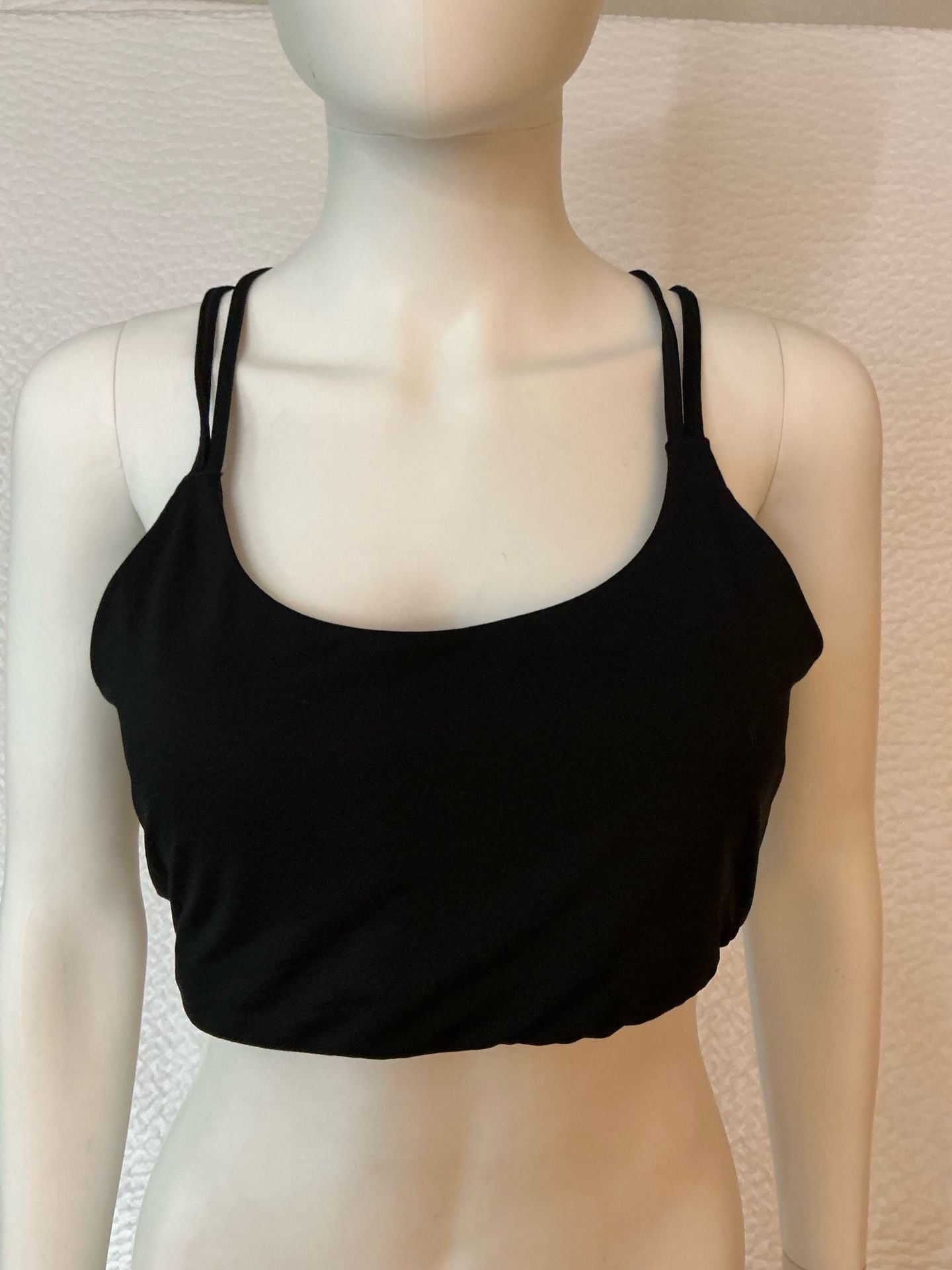 Fabletics Activewear Tank Size L Black Cropped Built-in Bra Top 2