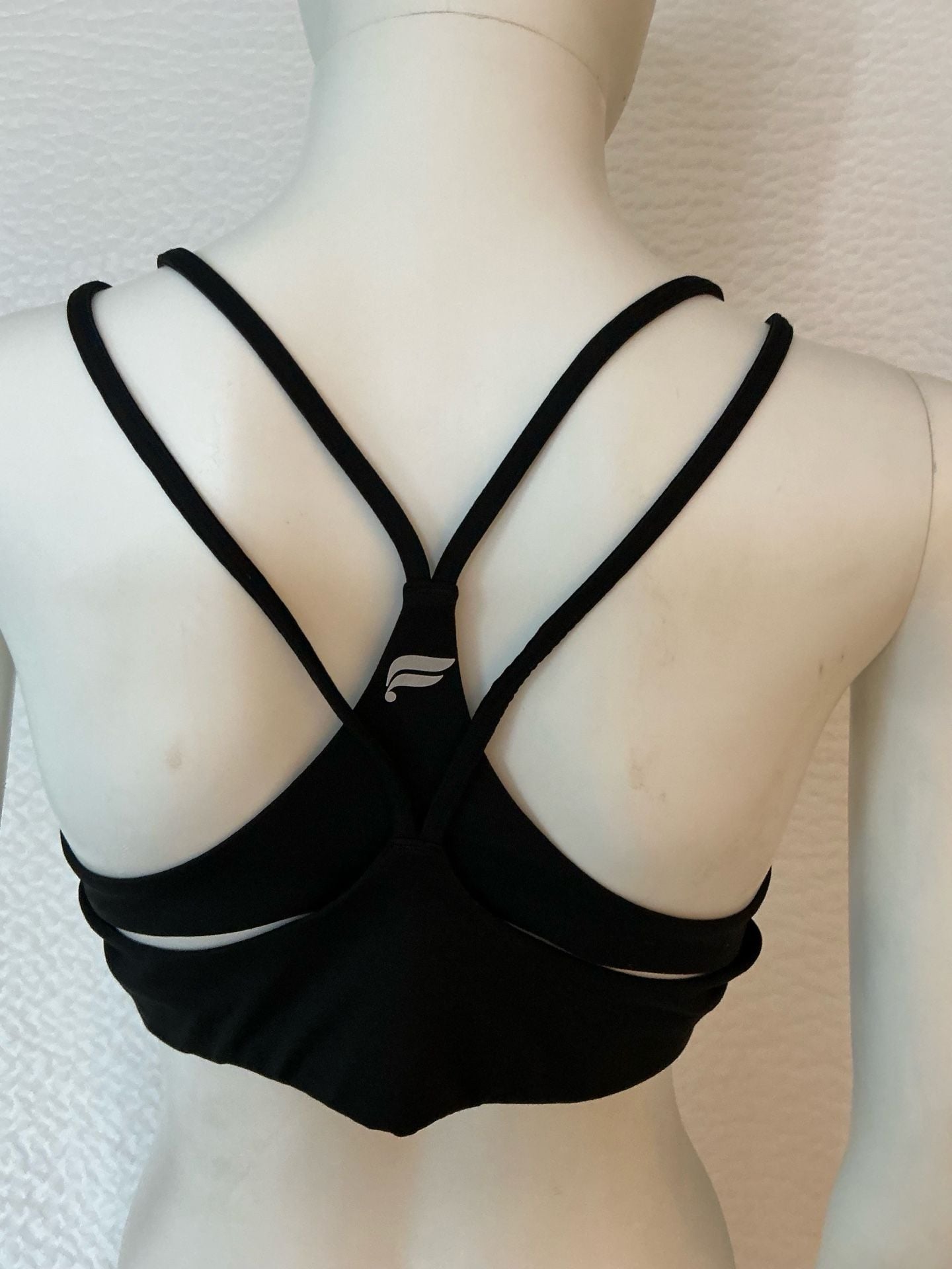 Fabletics Activewear Tank Size L Black Cropped Built-in Bra Top 5
