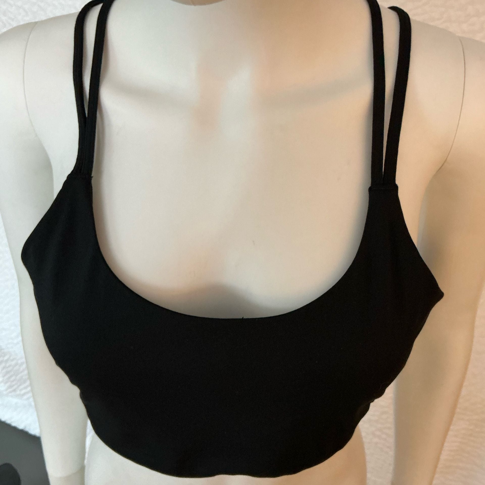 Fabletics Activewear Tank Size L Black Cropped Built-in Bra Top 8