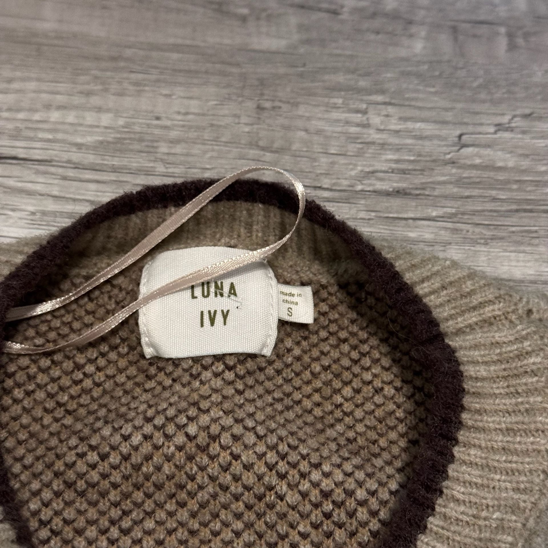 Luna Ivy Horse Sweater Size S Beige Knit Pullover 3