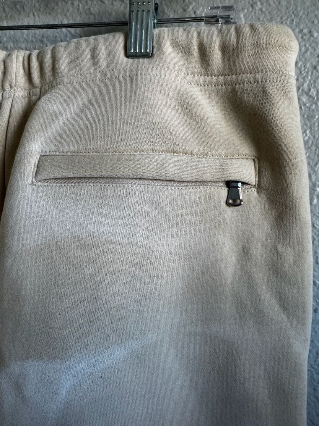 NWT Rockstar Original Dist Beige Stacked Sweatpants SZ Lg 10